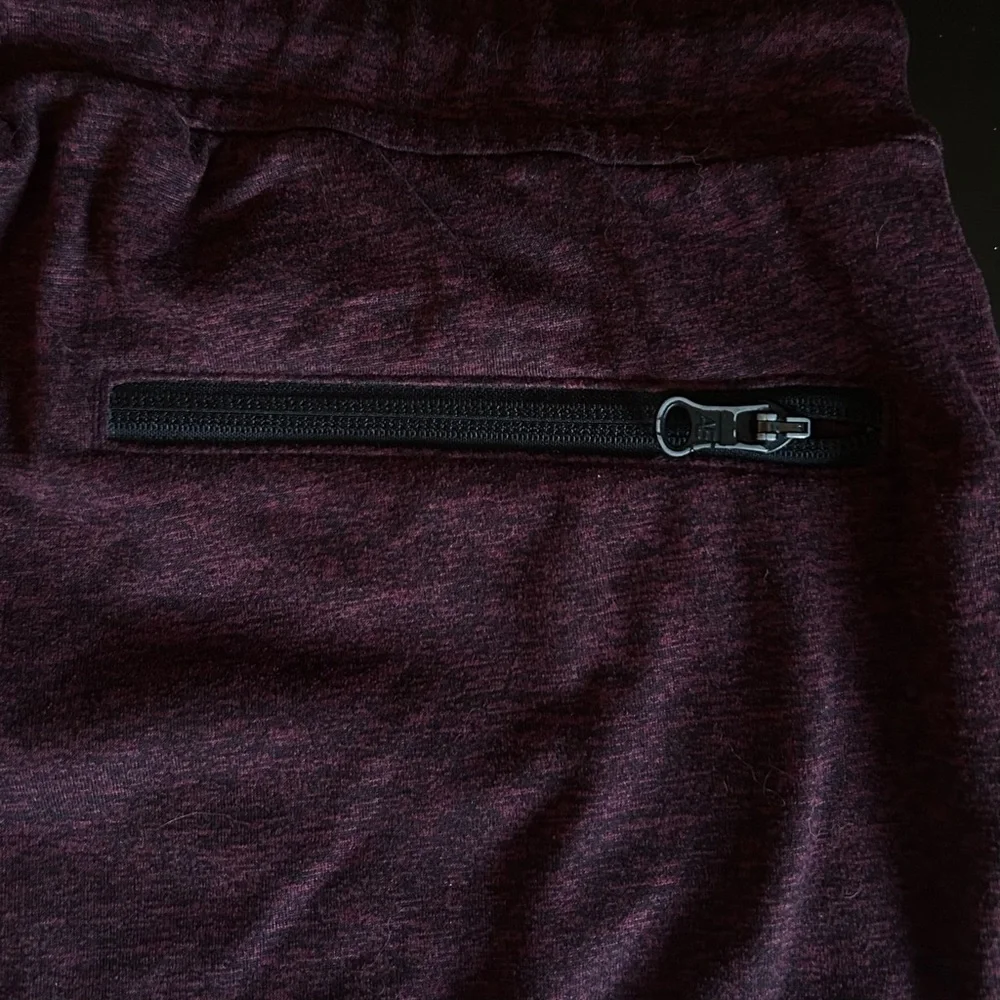 American Eagle Men’s Medium Burgundy Flex Tech Athletic Shorts Modern Utility - Picture 9 of 9